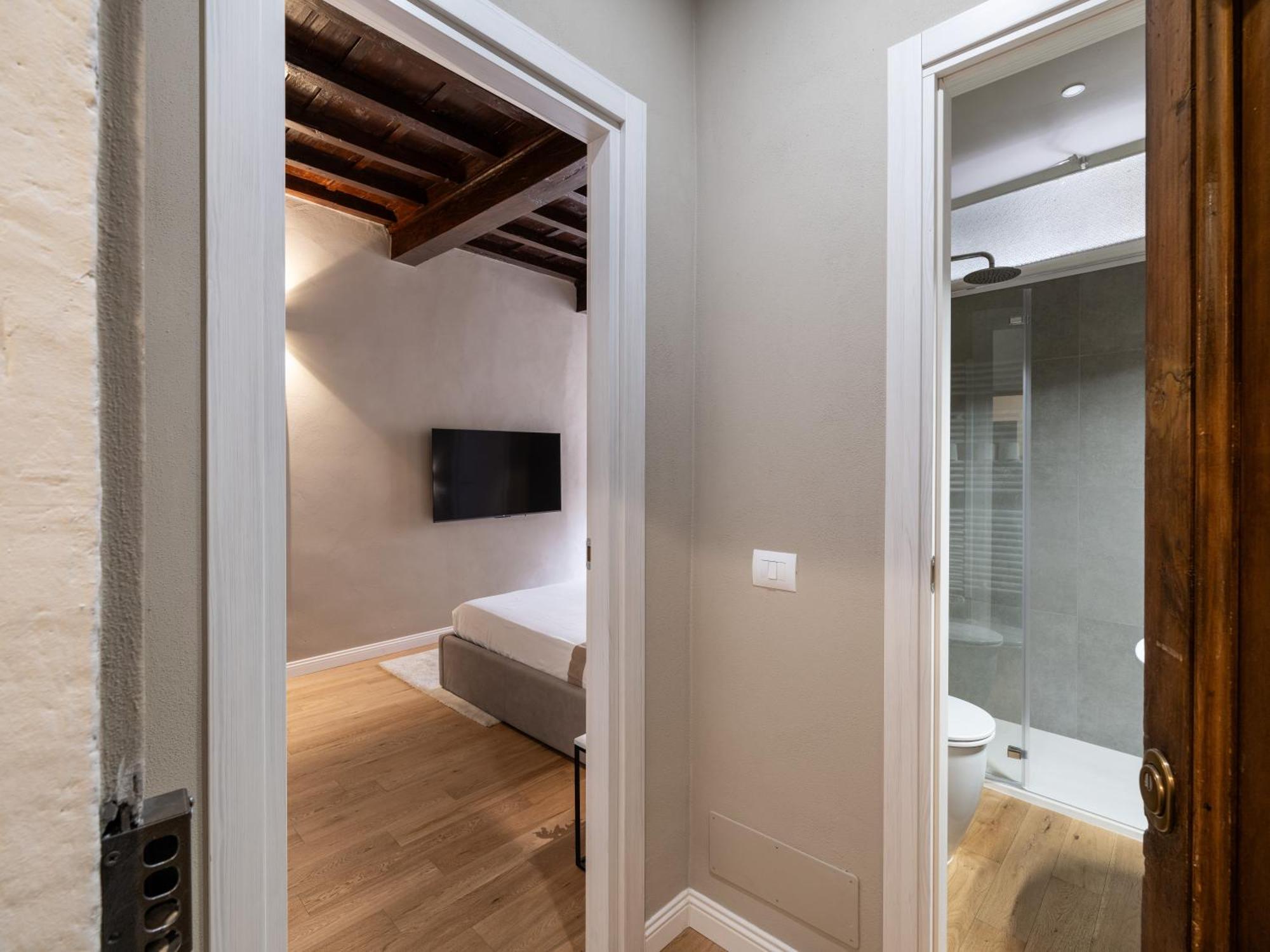 Santa Croce Luxury Suite - Dolcevita Holiday Флоренция Экстерьер фото